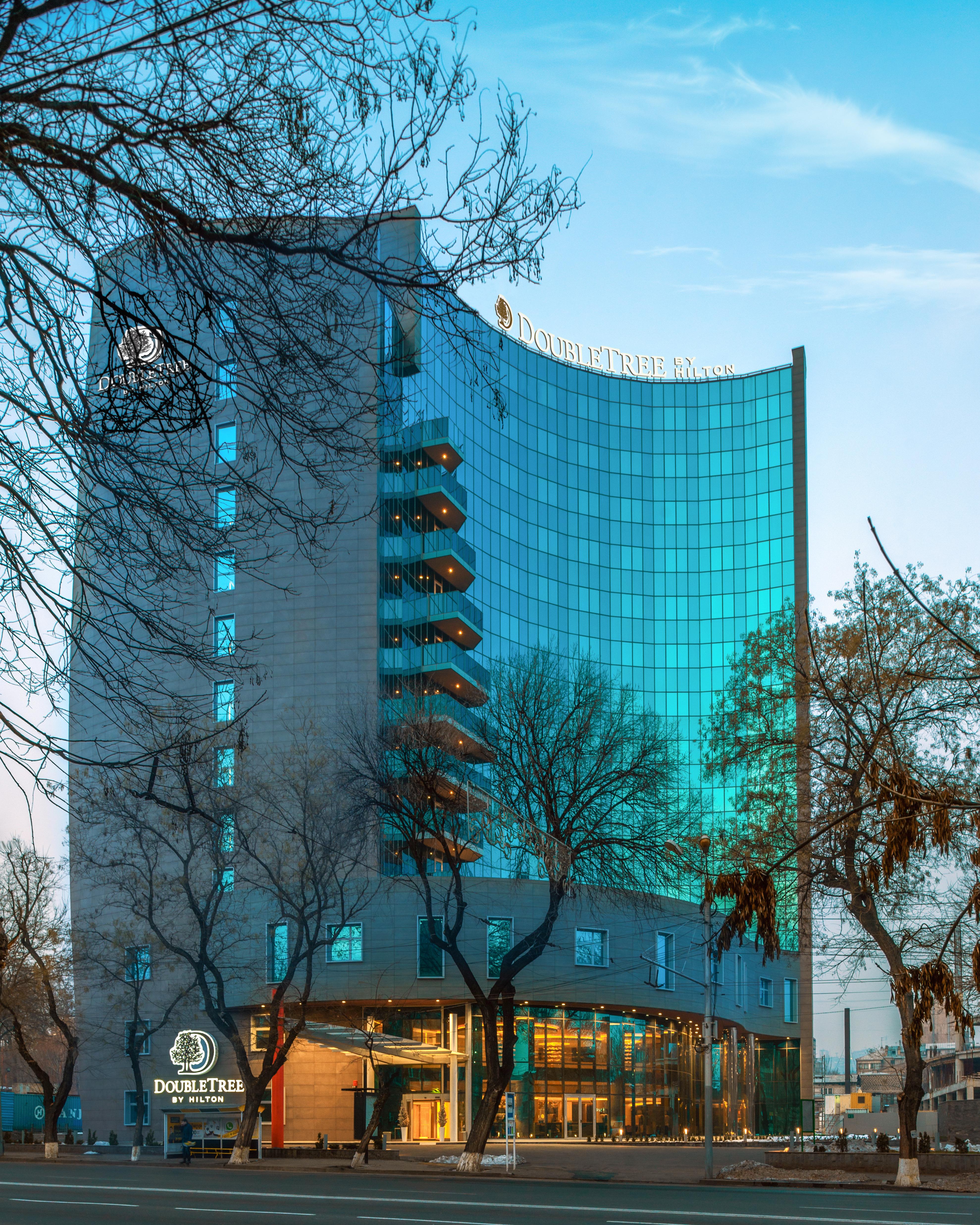 Doubletree By Hilton Yerevan City Centre Eksteriør bilde